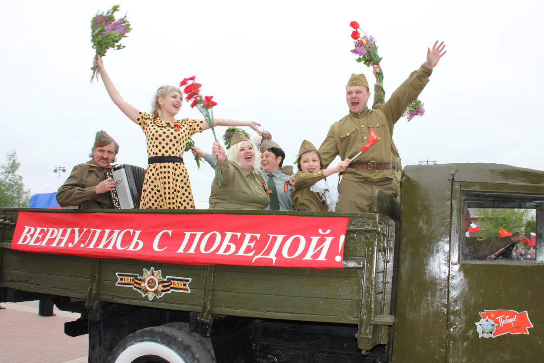 Фото- и видео-отчёт: 9 Мая (72 годовщина Великой Победы в городе Грязи)  2017 » Первый Грязинский Портал